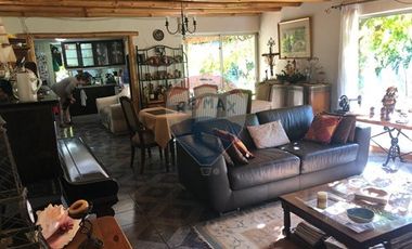 Parcela con Casa piscina y jardín en Melipilla