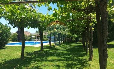 Parcela con Casa piscina y jardín en Melipilla