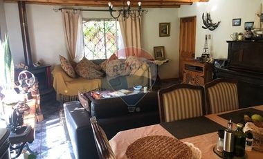 Parcela con Casa piscina y jardín en Melipilla