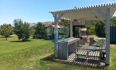 Parcela con Casa piscina y jardín en Melipilla