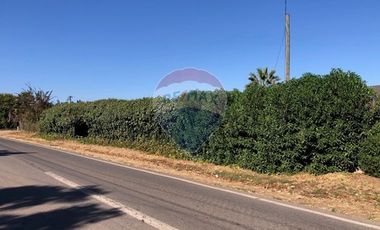 Parcela con Casa piscina y jardín en Melipilla