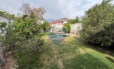 Casa amplia y con gran terreno