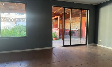 ¡Venta de Casa en Buin Oriente!
