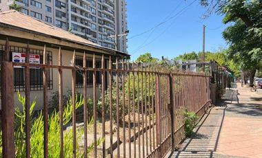 VENDE TERRENO 686 m2 y CASA en centro de Talca