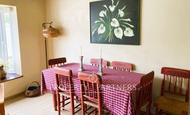 Casa sólida pareada, en sector tradicional de Santo Domingo