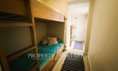 Casa sólida pareada, en sector tradicional de Santo Domingo