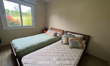 Casa sólida pareada, en sector tradicional de Santo Domingo