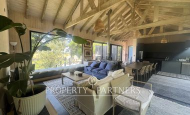 Casa estilo moderno en Condominio Las Brisas