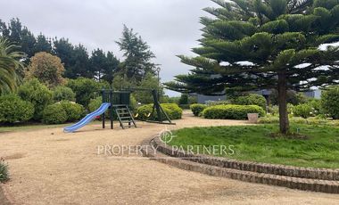 Casa estilo moderno en Condominio Las Brisas