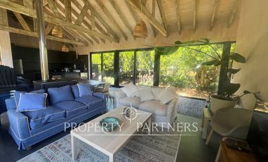 Casa estilo moderno en Condominio Las Brisas