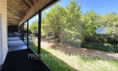 Casa estilo moderno en Condominio Las Brisas