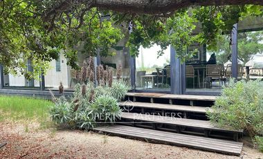 Casa estilo moderno en Condominio Las Brisas