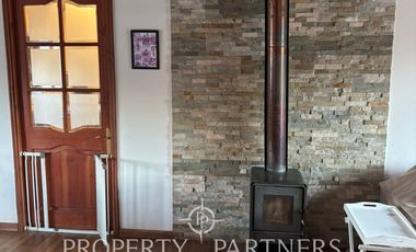 Amplia parcela en terreno plano con 2 casas