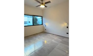 Casa moderna en VENTA en Residencial Arbolada con Jacuzzi