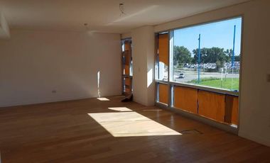 Excelente departamento en venta- Completo Al Río