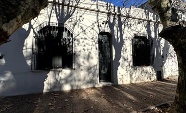 Casa tipo PH al frente a pasos de la estacion