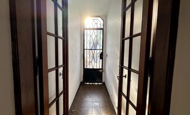 Casa tipo PH al frente a pasos de la estacion