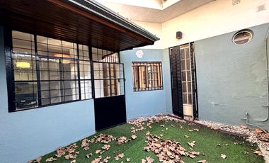 Casa tipo PH al frente a pasos de la estacion