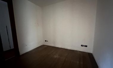 Casa tipo PH al frente a pasos de la estacion