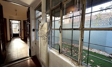 Casa tipo PH al frente a pasos de la estacion