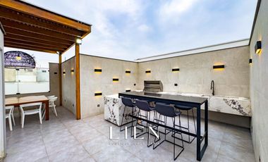 Venta Triplex en Chacarilla del Estanque