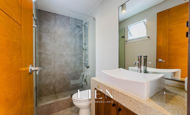 Venta Triplex en Chacarilla del Estanque
