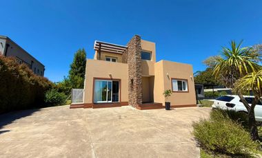 Alquiler Casa Barrio Arenas del sur