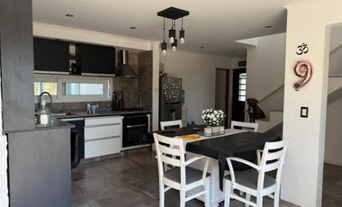 Alquiler Casa Barrio Arenas del sur