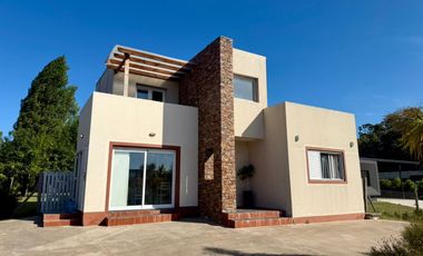 Alquiler Casa Barrio Arenas del sur