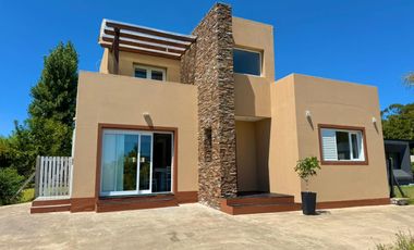 Alquiler Casa Barrio Arenas del sur