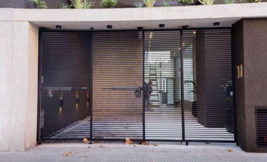 Venta COCHERA CUBIERTA con ingreso INDEPENDIENTE en San Martín Centro