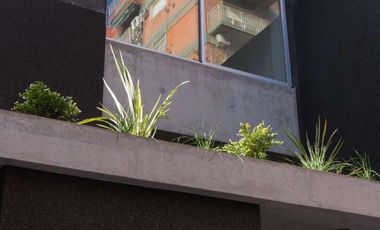 Venta COCHERA CUBIERTA con ingreso INDEPENDIENTE en San Martín Centro