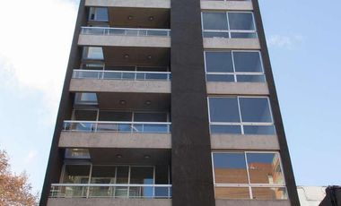 Venta COCHERA CUBIERTA con ingreso INDEPENDIENTE en San Martín Centro