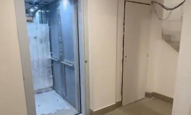 Edificio Comercial en Peatonal Belgrano