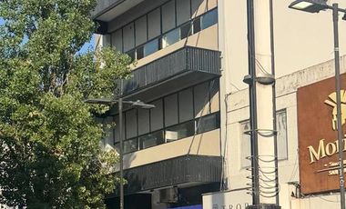 Edificio Comercial en Peatonal Belgrano