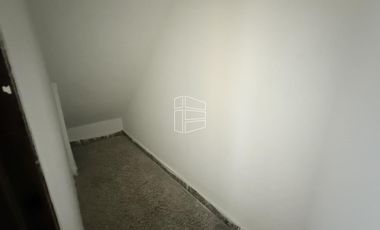 Alquiler- Depósito con Local/Oficina y departamento en zona Centro - A093
