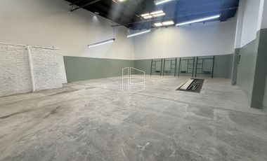 Alquiler- Depósito con Local/Oficina y departamento en zona Centro - A093