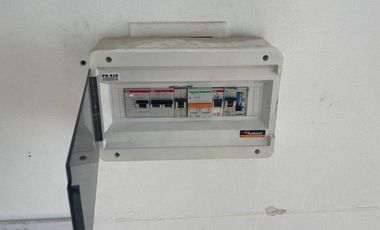 Local a la calle en plena Av. Jara