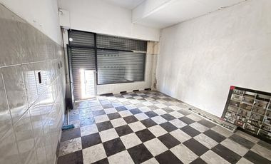 Local en ALQUILER con vidriera y baño - Wilde