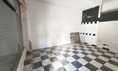 Local en ALQUILER con vidriera y baño - Wilde