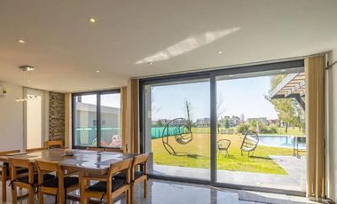 Casa en Venta Terralagos – 4 AMB  + Pileta - SECTOR LAGUNA