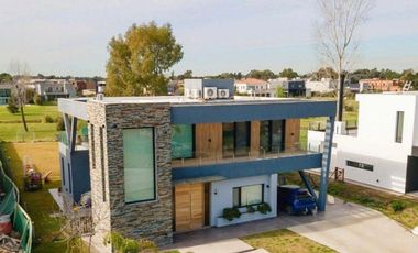 Casa en Venta Terralagos – 4 AMB  + Pileta - SECTOR LAGUNA