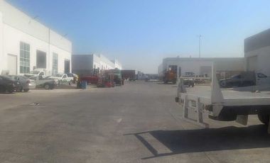 Renta de Bodega Industrial media sobre la carretera libre a Celaya
