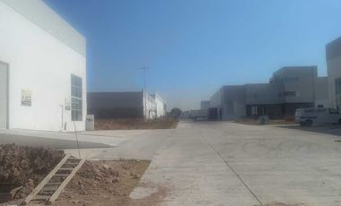 Renta de Bodega Industrial media sobre la carretera libre a Celaya
