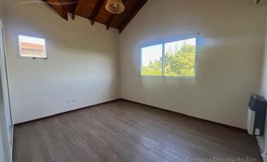 Casa en alquiler anual en barrio Santa Catalina - Villanueva