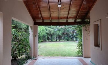 Casa en alquiler anual en barrio Santa Catalina - Villanueva