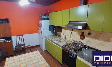 Casa venta Burzaco en esquina- APTA CREDITO- 3 AMB. Y PLAYROOM