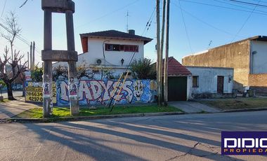 Casa venta Burzaco en esquina- APTA CREDITO- 3 AMB. Y PLAYROOM