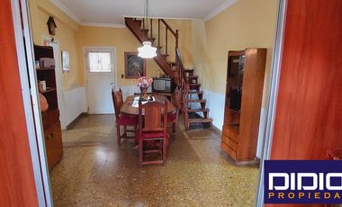Casa venta Burzaco en esquina- APTA CREDITO- 3 AMB. Y PLAYROOM