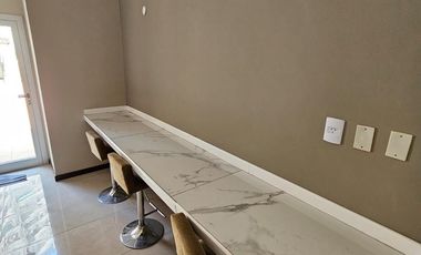 Departamento en alquiler B° Norte  Mono con patio